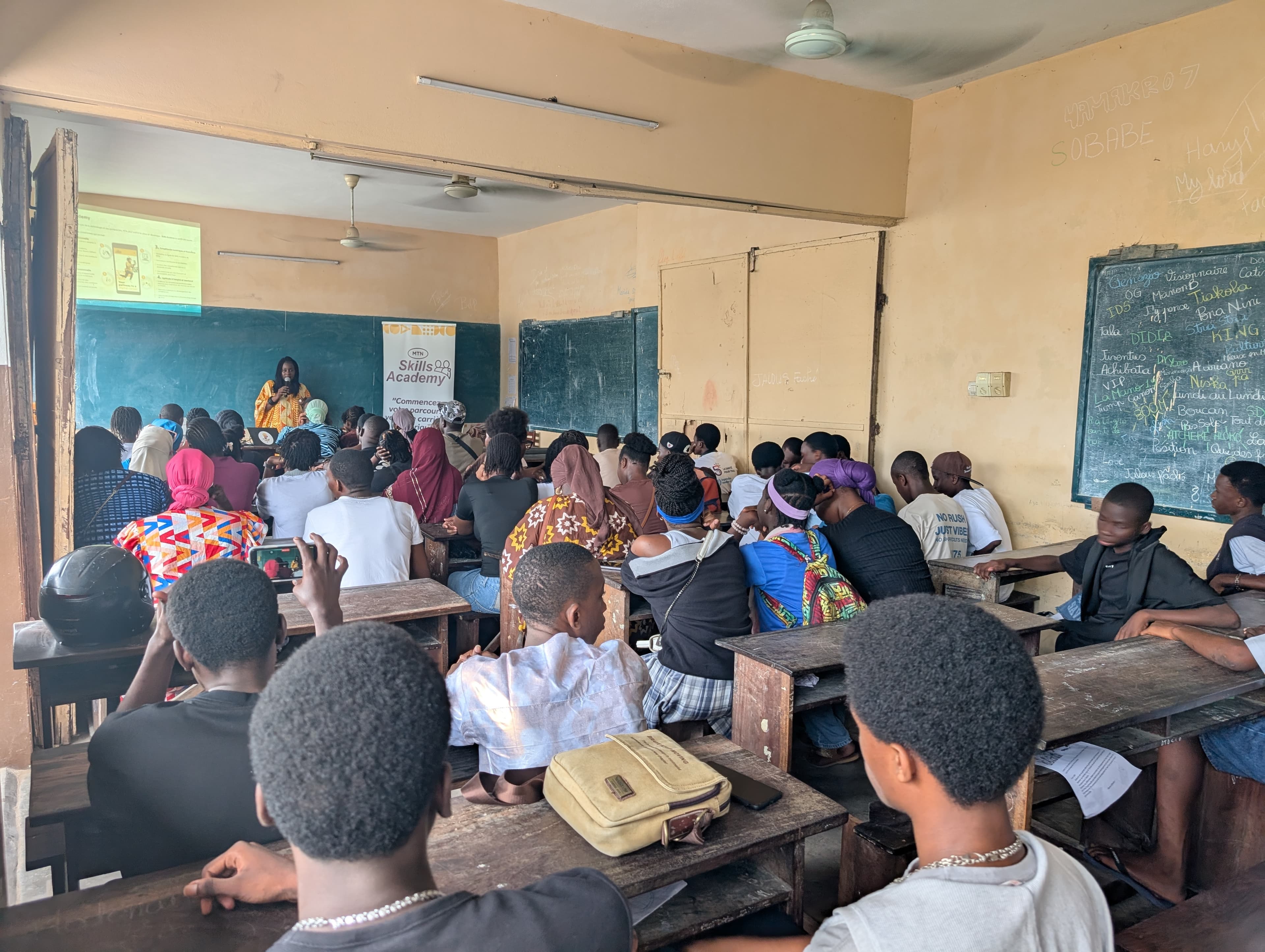 Présentation de la plateforme MTN Skills Academy aux élèves.